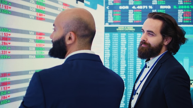 Jak inwestować na Nasdaq bez popełniania typowych błędów?