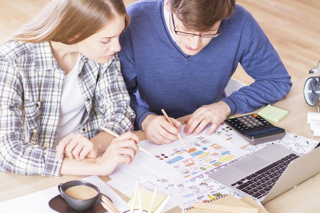 Jak planować budżet, aby uniknąć finansowych pułapek?