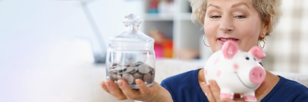 Jak wypłacić pieniądze z konta oszczędnościowego bez utraty odsetek?