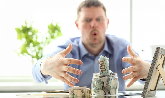 Jak prawidłowo rozliczyć PIT z zysków z akcji?