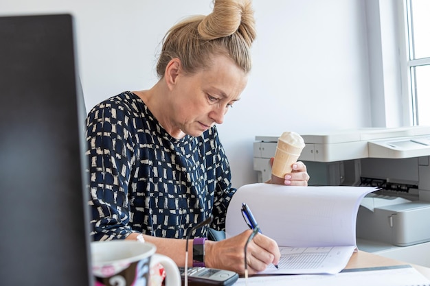 Jak prawidłowo wypełnić rachunek przepływów pieniężnych w firmie?