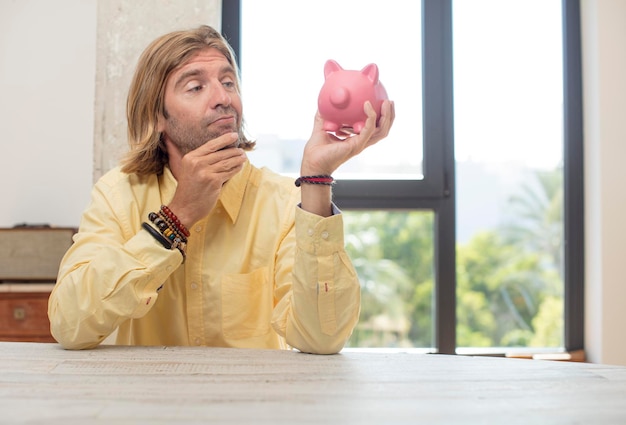 Dlaczego oszczędzamy pieniądze i co nam to daje?