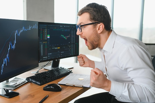 Inwestowanie na giełdzie – czy warto podjąć to ryzyko?